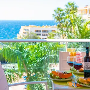 https://tenerife-golf-del-sur.adeje-hotels.com